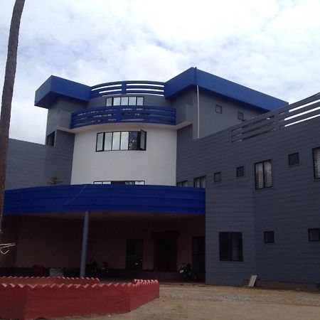 Kallada Golden Hotel Thrissur Buitenkant foto